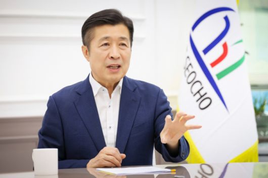 서울 서초구청 집무실에서 머니투데이와 인터뷰를 하고 있는 전성수 서초구청장. /사진=서울 서초구청