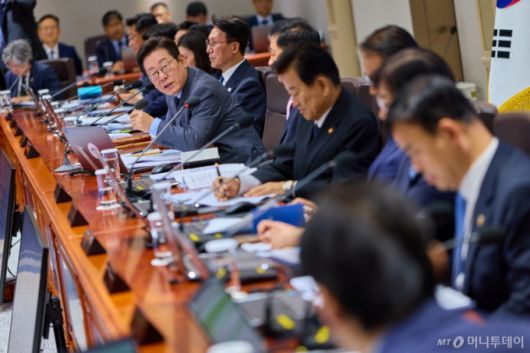 (서울=뉴스1) 이재명 기자 = 이재명 대통령이 9일 서울 용산 대통령실 청사에서 열린 제41회 국무회의에서 발언을 하고 있다. (대통령실 제공. 재판매 및 DB 금지) 2025.9.9/뉴스1  Copyright (C) 뉴스1. All rights reserved. 무단 전재 및 재배포,  AI학습 이용 금지. /사진=(서울=뉴스1) 이재명 기자