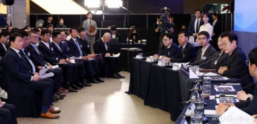 [서울=뉴시스] 고범준 기자 = 이재명 대통령이 10일 서울 마포구 프론트원에서 열린 국민성장펀드 보고대회에서 발언하고 있다. (대통령실통신사진기자단) 2025.09.10. bjko@newsis.com /사진=