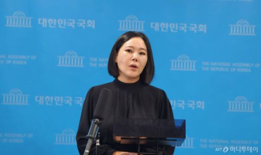 이날 기자회견 직후 백브리핑에서 임보란 대한문신사중앙회 회장은 "이미 여야 정치권에서 합의했고, 하루라도 범법자를 양성하지 않기 위해 서둘러야 하는 민생법안인데도 문신사법 상정 불발 소식을 듣게 돼 실망을 감추지 못하겠다"고 언급했다. /사진=정심교 기자