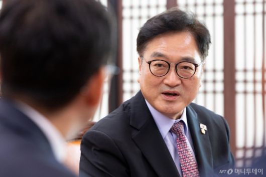 (서울=뉴스1) 이승배 기자 = 우원식 국회의장이 10일 서울 여의도 국회에서 배경훈 과학기술정보통신부 장관을 접견하고 있다. 2025.9.10/뉴스1  Copyright (C) 뉴스1. All rights reserved. 무단 전재 및 재배포,  AI학습 이용 금지. /사진=(서울=뉴스1) 이승배 기자