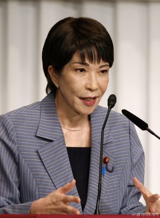 (도쿄 로이터=뉴스1) 김지완 기자 = 13일 일본 도쿄 자민당 당사에서 열린 자민당 총재선거 후보들의 공동 기자회견에서 다카이치 사나에 경제안보상이 발언하고 있다. 자민당 총재 선거는 오는 27일 실시될 예정이다. 2024.09.13  ⓒ 로이터=뉴스1  Copyright (C) 뉴스1. All rights reserved. 무단 전재 및 재배포,  AI학습 이용 금지. /사진=(도쿄 로이터=뉴스1) 김지완 기자