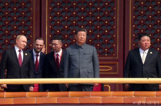 (평양 노동신문=뉴스1) = 북한 노동당 기관지 노동신문은 3일 김정은 당 총비서가 중국인민항일전쟁 및 세계반파쇼전쟁승리(전승절) 80돌(주년) 기념행사에 참석한 사실을 4일 보도했다.   [국내에서만 사용가능. 재배포 금지. DB 금지. For Use Only in the Republic of Korea. Redistribution Prohibited]  rodongphoto@news1.kr  Copyright (C) 뉴스1. All rights reserved. 무단 전재 및 재배포,  AI학습 이용 금지.