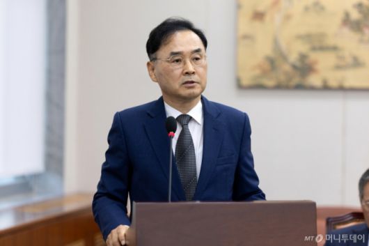 (서울=뉴스1) 이승배 기자 = 차정인 국가교육위원장이 23일 서울 여의도 국회에서 열린 제429회국회(정기회) 교육위원회 제3차 전체회의에 출석해 인사말하고 있다. 2025.9.23/뉴스1  Copyright (C) 뉴스1. All rights reserved. 무단 전재 및 재배포,  AI학습 이용 금지. /사진=(서울=뉴스1) 이승배 기자