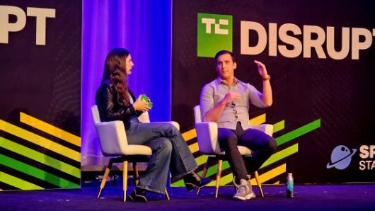 바르다 스페이스 인더스트리의 윌리엄 브루이 CEO가 진행자 질문에 답하고 있다/사진=류준영 기자