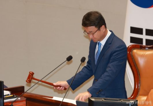 [서울=뉴시스] 고승민 기자 = 1일 서울 여의도 국회에서 열린 예산결산특별위원회 전체회의에서 한병도 위원장이 회의를 개의하고 있다. 2025.09.01. kkssmm99@newsis.com /사진=고승민