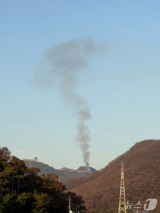 수리산 슬기봉 일대 산불./사진=뉴스1(경기도소방재난본부 제공)