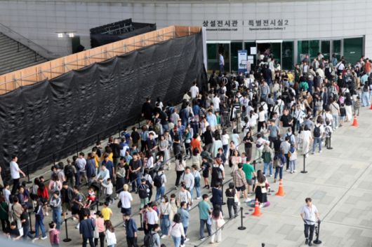 추석 연휴 마지막날인 지난 10월 9일 오전 서울 용산구 국립중앙박물관이 관람객들로 북적이고 있다.  / 사진 = 뉴스1