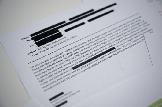 도널드 트럼프 미국 대통령이 제프리 엡스타인 전용기를 이용했다는 내용이 담긴 한 검사의 이메일/AFPBBNews=뉴스1