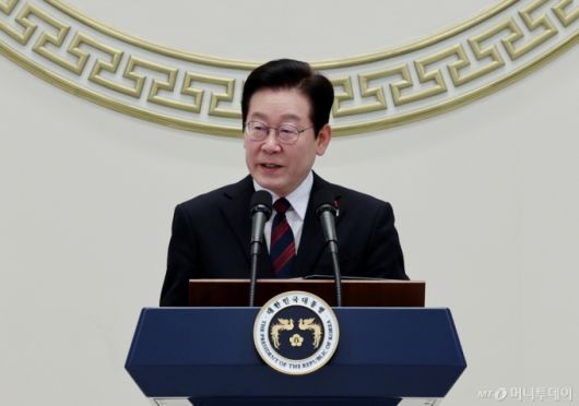 (서울=뉴스1) 이재명 기자 = 이재명 대통령이 2일 청와대 영빈관에서 열린 2026년 신년 인사회에서 신년 인사말을 하고 있다. 2026.1.2/뉴스1  Copyright (C) 뉴스1. All rights reserved. 무단 전재 및 재배포,  AI학습 이용 금지. /사진=(서울=뉴스1) 이재명 기자