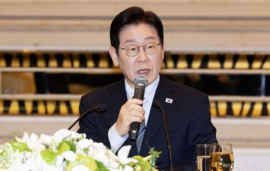 중국을 국빈방문 중인 이재명 대통령이 7일 상하이시에서 열린 순방기자단 오찬간담회에서 발언하고 있다. / 사진=뉴스1