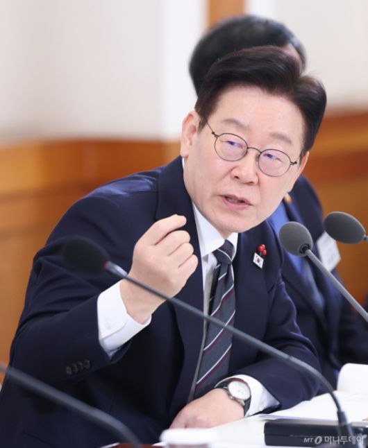 [서울=뉴시스] 최동준 기자 = 이재명 대통령이 9일 청와대에서 열린 경제성장전략 국민보고회에서 발언하고 있다. (청와대통신사진기자단) 2026.01.09. photocdj@newsis.com /사진=박주성