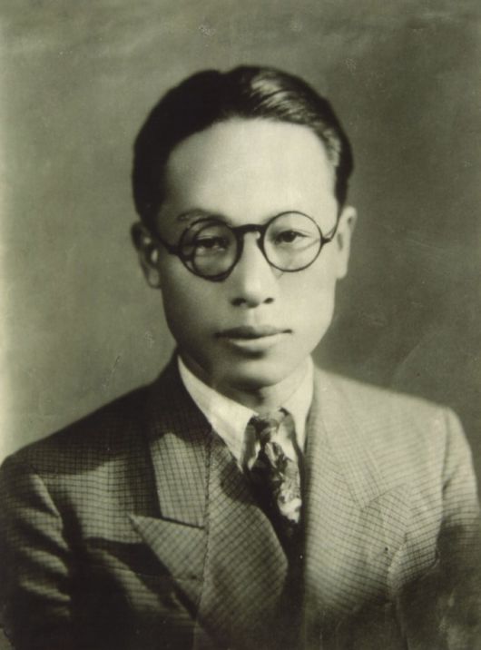 1941년 북경으로 떠나기 전 친우들과 사촌들에게 나누어준 사진/사진=이육사 문학관