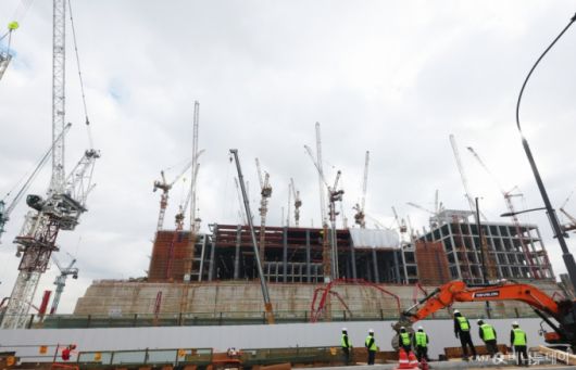 [용인=뉴시스] 김종택 기자 = 9일 경기도 용인시 처인구 원삼면 용인반도체클러스터 일반산업단지 공사현장에서 분주하게 공사가 진행되고 있다. (공동취재) 2026.01.09. photo@newsis.com /사진=