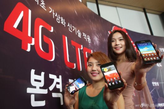 2012년 서울 광화문 올레스퀘어에서 열린 'KT 4G LTE 서비스 개막' 기자간담회사진=이기범 기자 leekb@