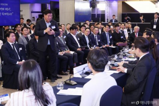 [서울=뉴시스] 고범준 기자 = 서정진 셀트리온 회장이 10일 서울 마포구 프론트원에서 열린 국민성장펀드 보고대회에서 발언하고 있다. (대통령실통신사진기자단) 2025.09.10. bjko@newsis.com /사진=