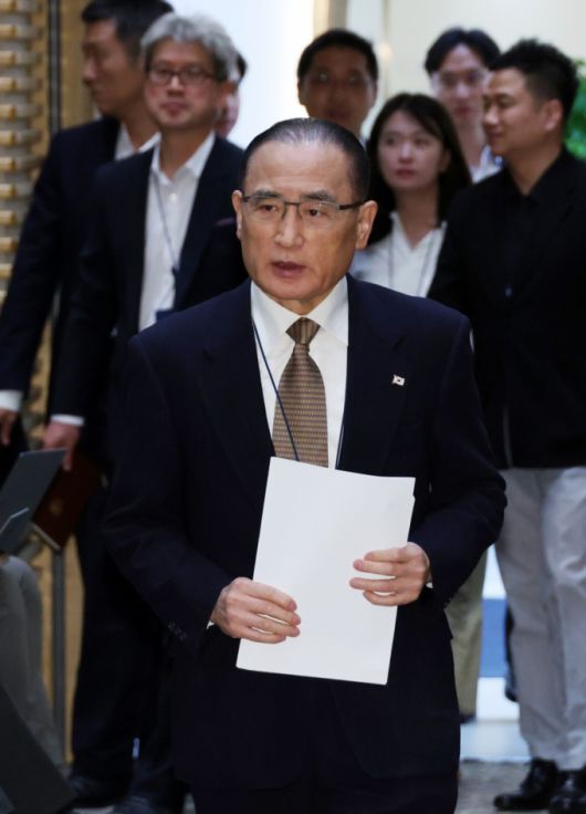 위성락 국가안보실장이 12일 서울 용산 대통령실 청사에서 외교 현안 관련 기자간담회를 하기 위해 입장하고 있다. (대통령실통신사진기자단) /사진=뉴시스