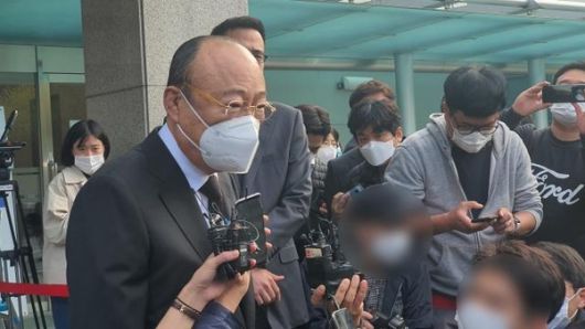 26일 김승연 한화그룹 회장이 서울 강남구 삼성서울병원에 마련된 고(故) 이건희 삼성그룹 회장의 빈소를 찾았다. /정민하 기자