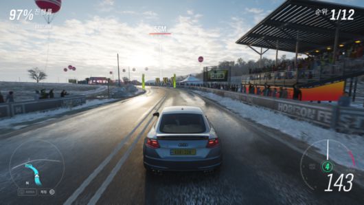 엑스박스 시리즈X로 구동한 포르자 호라이즌4. 4K 환경에서 60fps 구동과 함께 화려한 광원효과를 보여준다. /엑스박스 시리즈X 캡처