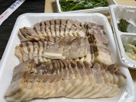 아이폰12 프로맥스로 촬영한 보쌈요리. /이경탁 기자