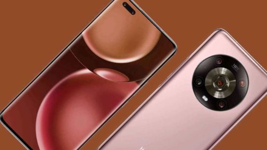 BOE의 LTPO TFT OLED 패널을 사용한 아너의 프리미엄 스마트폰 매직4 프로 모습. /아너 제공