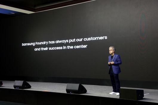 최시영 삼성전자 파운드리사업부장 사장이 미국 실리콘밸리에서 열린 '삼성 파운드리 포럼 2022'에서 발표하고 있다. /삼성전자 제공