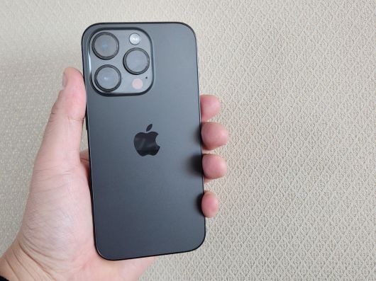 애플 아이폰14 후면 모습 /박성우 기자