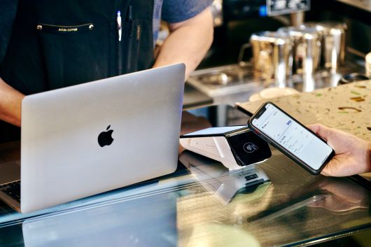 페이히어 앱에서 애플페이로 결제하는 모습./페이히어 제공