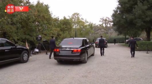 시진핑 중국 국가주석이 탑승한 중국산 훙치 N701이 회담장을 빠져나가고 있다./중국 CCTV 캡처