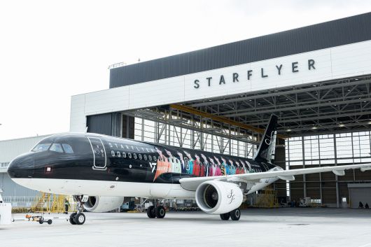 스타플라이어 컬래버레이션 항공기. /하이브 제공