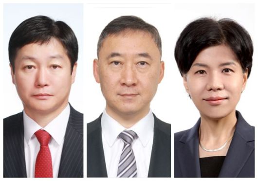 장재훈 로데물산 대표이사 부사장(왼쪽), 박익진 롯데쇼핑 e커머스사업부 대표 부사장(가운데), 김소연 롯데AMC 대표이사 전무. /롯데 제공