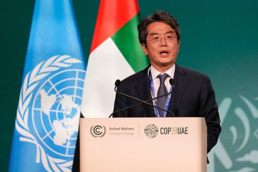 제28차 유엔기후변화협약 당사국총회(COP28)에 대통령 특사로 참석한 조홍식 기후환경대사가 연설하고 있다./연합뉴스