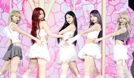 하이브 산하 레이블 쏘스뮤직 소속 그룹 르세라핌(LE SSERAFIM). /뉴스1