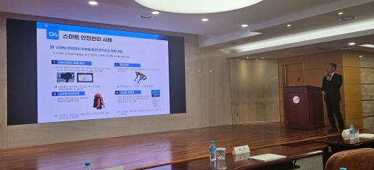 한상준 대한건설협회 실장이 8일 서울시 강남구 건설회관에서 열린 ‘건설현장 추락사고 예방 세미나’에서 발표하고 있다. /방재혁 기자