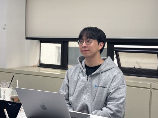 김주원 콕스웨이브 각자 대표가 서울 영등포구 여의도 콕스웨이브 사무실에서 조선비즈와 인터뷰하고 있다./콕스웨이브 제공