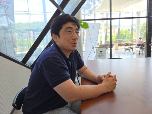 지난 11일 포스텍에서 만난 감종훈 포스텍 환경공학부 교수는 "인공지능(AI)이 홍수 위험도를 판단하는 과정을 수치화하고, 반복 가능하며 비교 가능한 기준을 만들어준다"고 말했다./포항=홍아름 기자