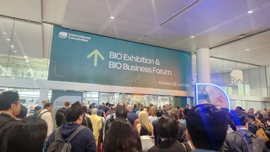 세계 최대 바이오 박람회인 ‘바이오 인터내셔널 컨벤션(바이오USA)'이 16일(현지 시각) 개막했다. 세계 각국에서 온 참가자들이 전시관 입장을 기다리고 있다. /보스턴=허지윤 기자