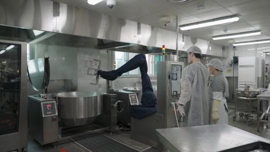 급식 조리로봇 실증 현장. /서울 강남구 제공
