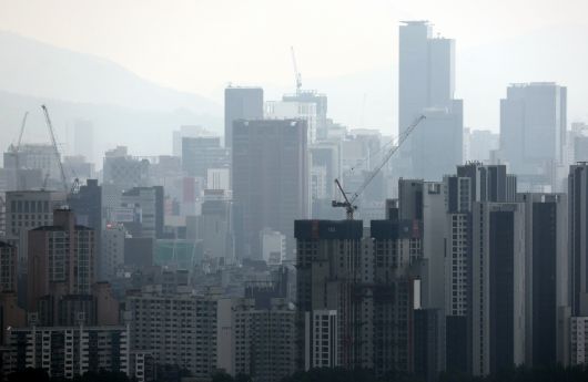 지난달 16일 남산에서 본 서울 시내 모습. /연합뉴스