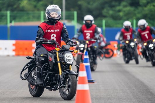 기자가 혼다 에듀케이션 센터에서 교육을 받고 있다./혼다코리아 제공