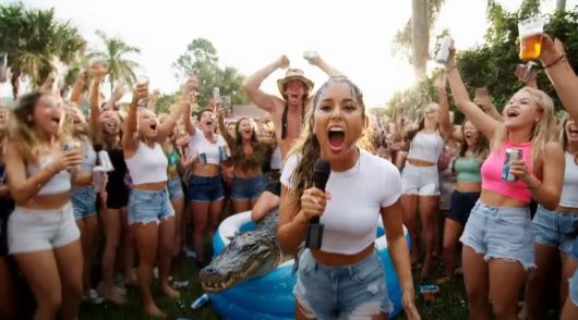 지난 6월 11일 NBA 파이널 스트리밍 중 등장한 온라인 거래 플랫폼 ‘칼시(Kalshi)’의 광고 중 한 장면./