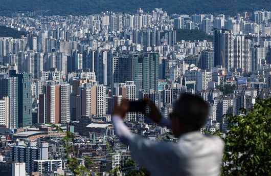 지난 5일 서울 중구 남산에서 바라본 시내 아파트 단지. /뉴스1