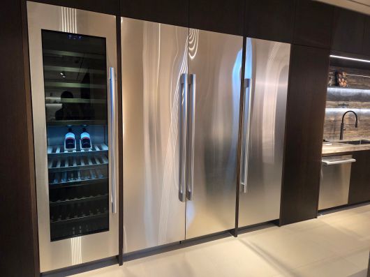 15일 서울 강남구 논현동에 있는 프리미엄 빌트인 가전 전시관 ‘SKS 서울’에 컬럼 냉장고와 와인셀러가 전시돼 있다./최지희 기자