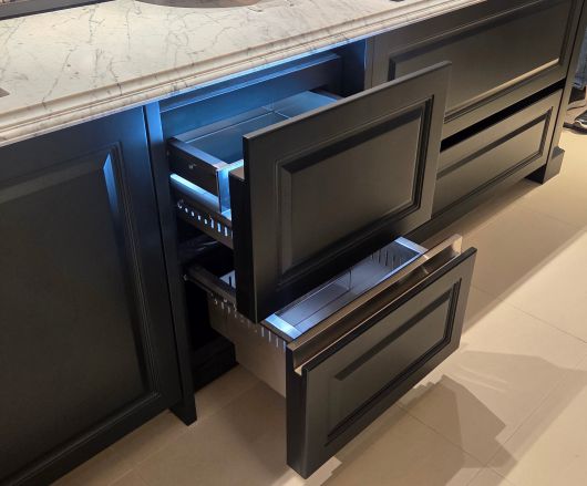 15일 서울 강남구 논현동 ‘SKS 서울’에 전시된 서랍형 빌트인 냉장고./최지희 기자