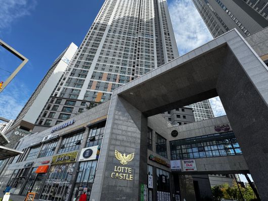 지난 17일 오후 1시 경기 화성 오산동 동탄역 롯데캐슬 아파트 전경. /사진=박지윤기자