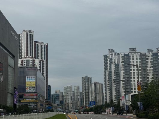 지난 17일 오후 3시 경기 화성 청계동 아파트 단지 전경. /사진=박지윤기자