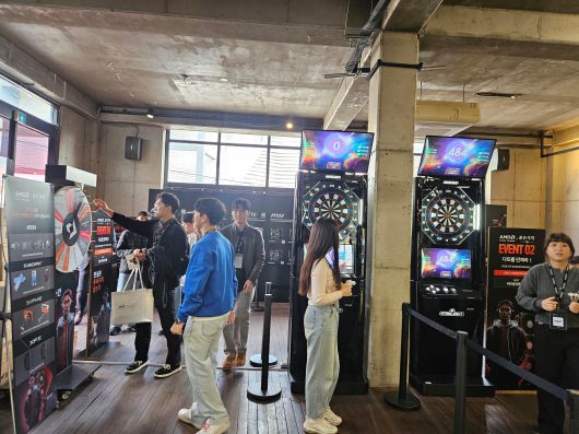 AMD×붉은사막 팝업스토어 2025 홍대 1층 이벤트존./이경탁 기자