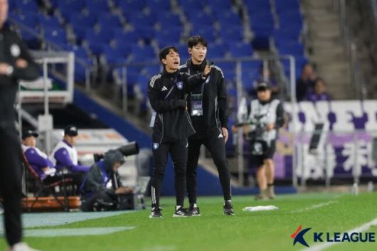 박주영(왼쪽) 울산HD 코치. /한국프로축구연맹 제공