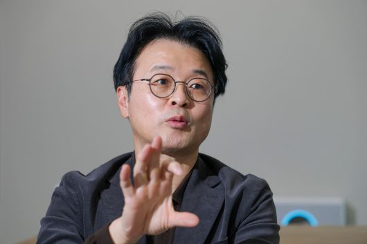 2025년 12월 24일 오후 서울 영등포구 여의도 ONE IFC에서 목대균 KCGI 대표가 2026 자산시장 전망과 투자 전략 조언을 하고 있다. /장련성 기자