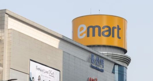 서울 이마트 용산점 외벽에 설치된 로고. /뉴스1